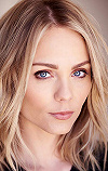Фото — Лора Вандервурт (Laura Vandervoort)