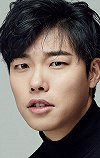 Фото — Рю Джун-ёль (Ryoo Joon-yeol)
